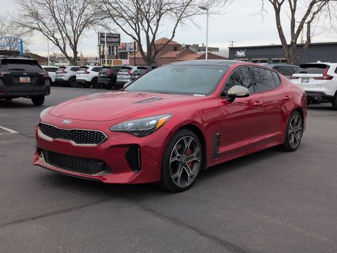 Used 2018 Kia Stinger GT2 image 10