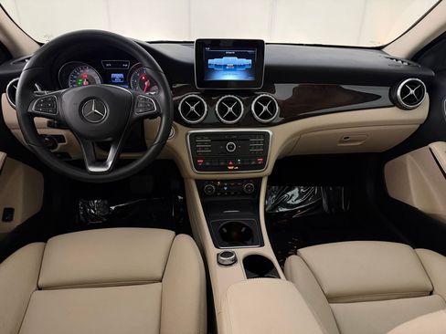 Used 2017 Mercedes-Benz GLA 250 4MATIC image 17