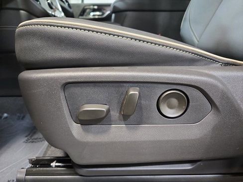 New 2026 GMC Yukon Elevation image 29