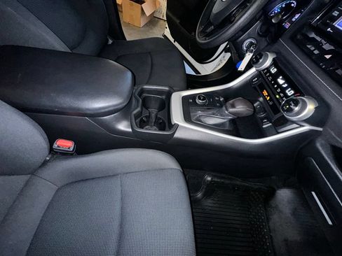 Used 2020 Toyota RAV4 LE w/ All Weather Liner Package AWD/4WD image 35