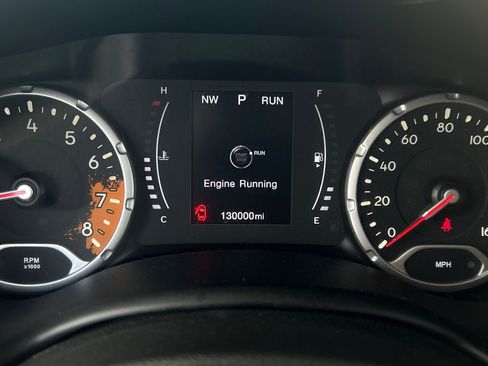Used 2017 Jeep Renegade Altitude FWD image 22