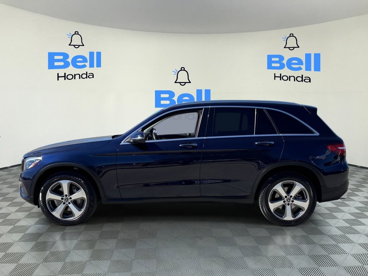 Used 2019 Mercedes-Benz GLC 300 4MATIC image 2