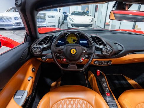 Used 2018 Ferrari 488 Spider RWD image 58