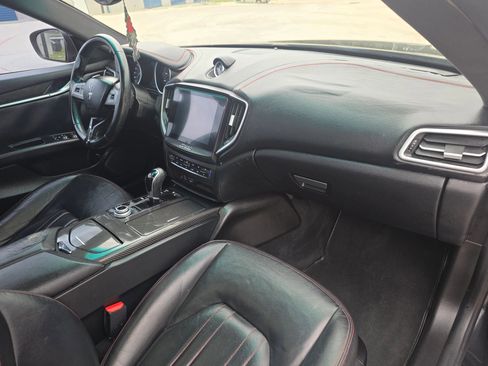 Used 2018 Maserati Ghibli S GranLusso image 24