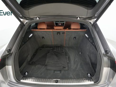 Used 2021 Audi e-tron Prestige w/ Prestige Package image 23