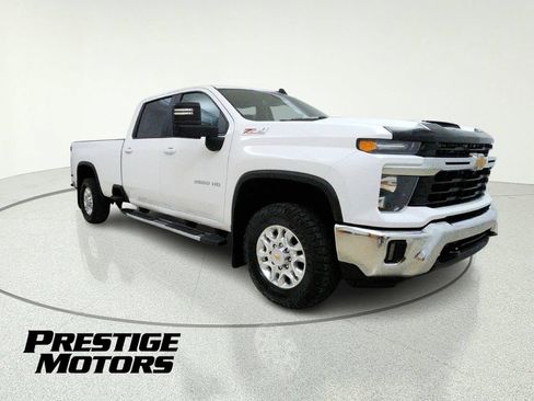Used 2024 Chevrolet Silverado 3500 LT w/ True North Edition AWD/4WD image 8