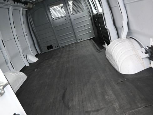 Used 2022 Chevrolet Express 2500 w/ Driver Convenience Package image 11