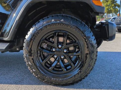 Certified 2021 Jeep Gladiator Sport image 10