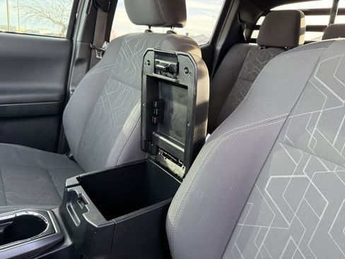 Used 2016 Toyota Tacoma TRD Sport image 25