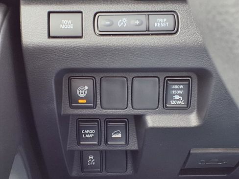 Certified 2025 Nissan Frontier SL image 11