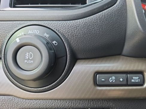 Used 2024 Nissan Titan PRO-4X image 28