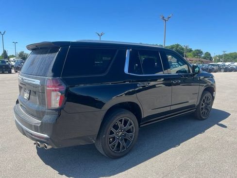 Used 2021 Chevrolet Tahoe Premier w/ Premium Package AWD/4WD image 3