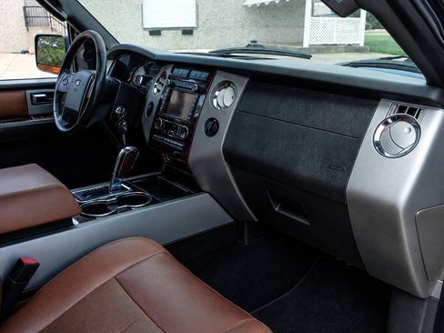 Used 2010 Ford Expedition EL 4WD image 19