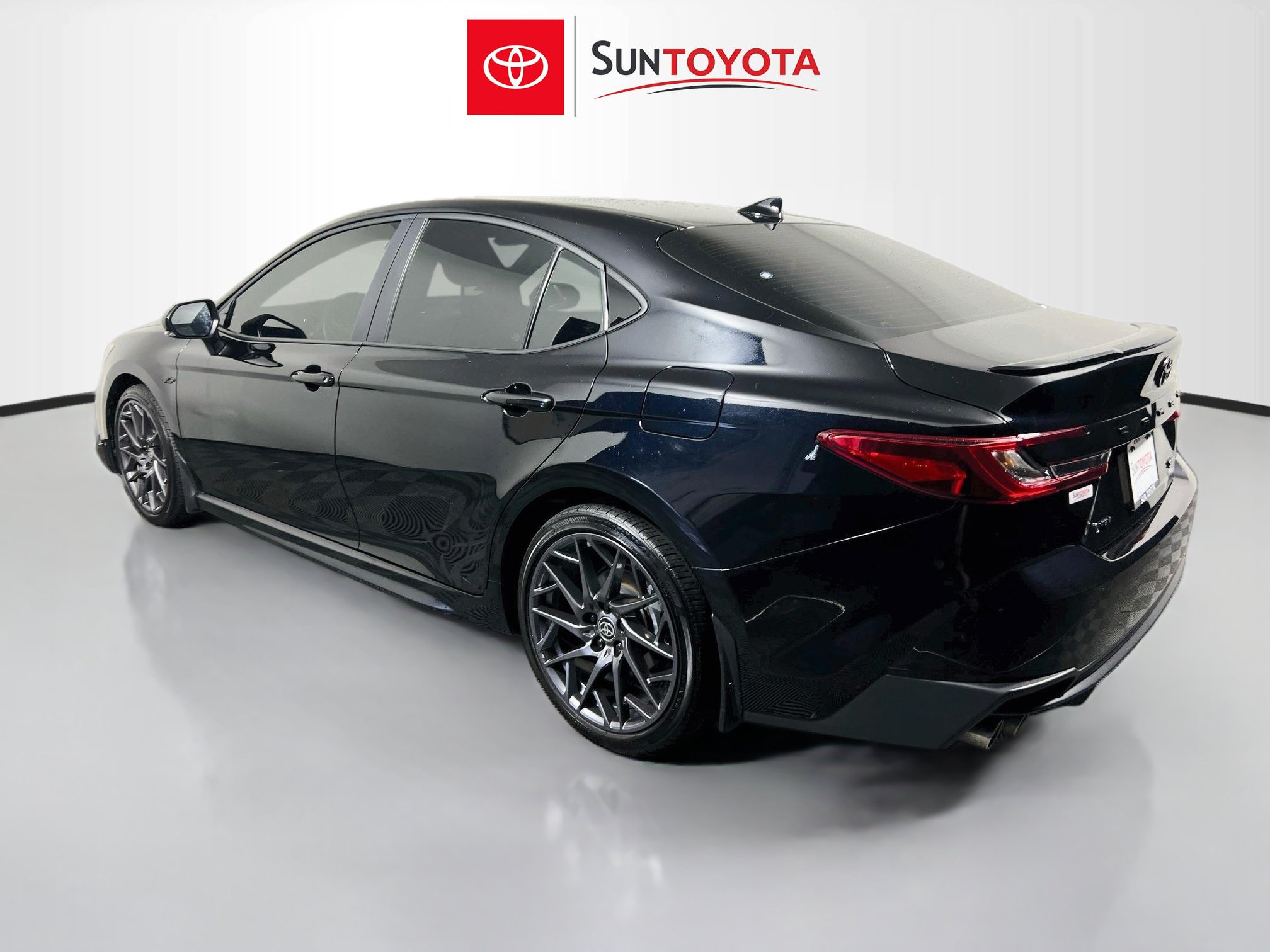 Used 2025 Toyota Camry SE FWD image 6