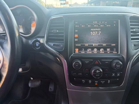 Used 2017 Jeep Grand Cherokee Altitude RWD image 27