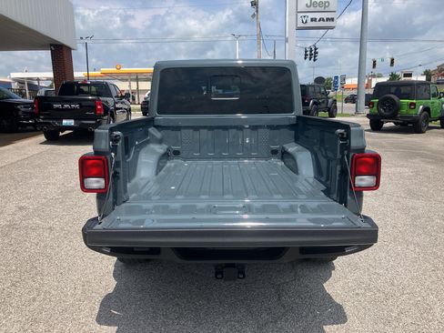 Used 2025 Jeep Gladiator Sport AWD/4WD image 26