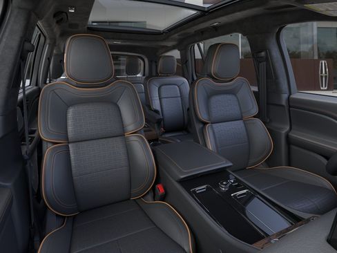 New 2026 Lincoln Aviator Black Label w/ Jet Appearance Package AWD/4WD image 10