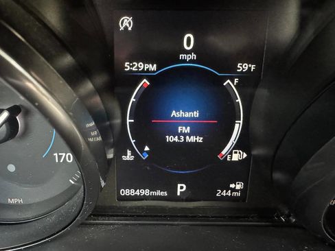 Used 2018 Jaguar F-PACE Premium image 21