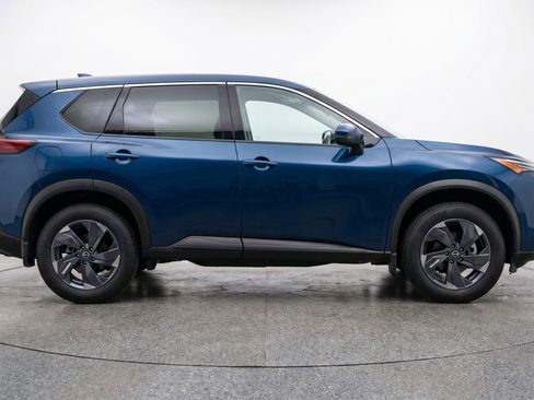 Used 2025 Nissan Rogue SV FWD image 11