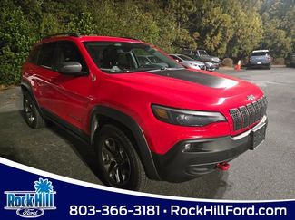 Used 2019 Jeep Cherokee Trailhawk video 1