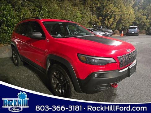 Used 2019 Jeep Cherokee Trailhawk image 1