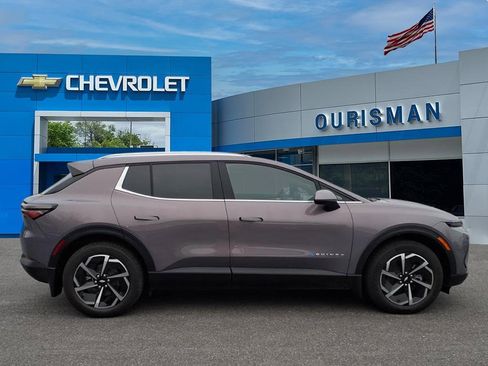 New 2026 Chevrolet Equinox EV LT image 2