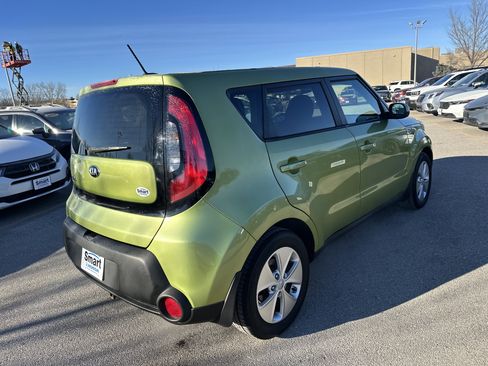 Used 2016 Kia Soul Base image 10