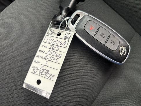 Used 2025 Nissan Rogue S FWD image 32