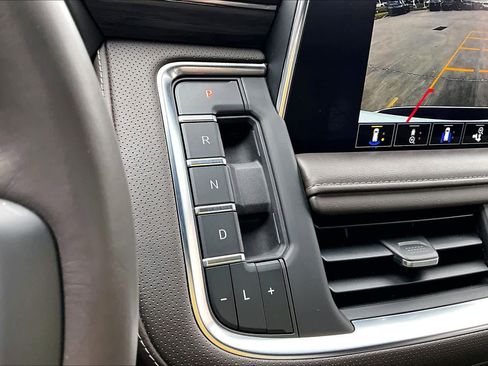 Used 2022 GMC Yukon SLT w/ SLT Premium Package image 66