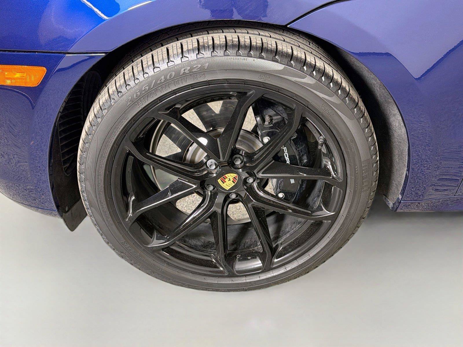 Certified 2024 Porsche Macan GTS AWD/4WD image 11