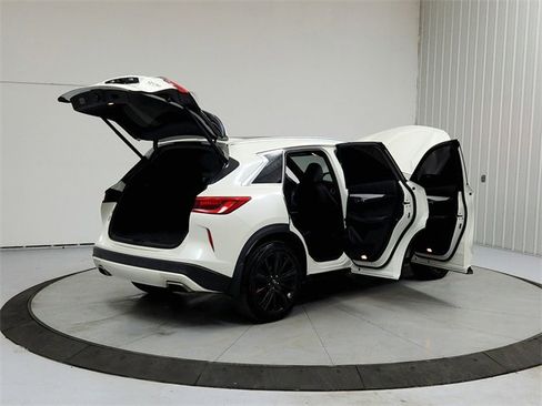 Used 2021 INFINITI QX50 Luxe w/ Appearance Package image 15