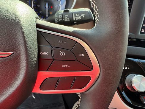 Used 2022 Chrysler Voyager LX image 24