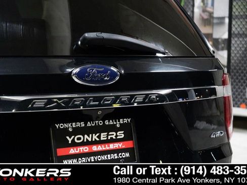 Used 2016 Ford Explorer XLT w/ Equipment Group 202A AWD/4WD image 22