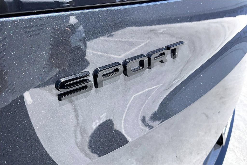 New 2026 Land Rover Range Rover Sport Dynamic SE AWD/4WD image 9