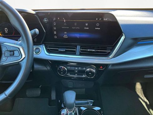 Certified 2024 Chevrolet Trax LT w/ LT Convenience Package image 12