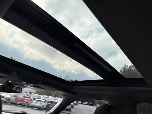 Used 2016 Ford F150 Lariat w/ Equipment Group 502A Luxury image 21