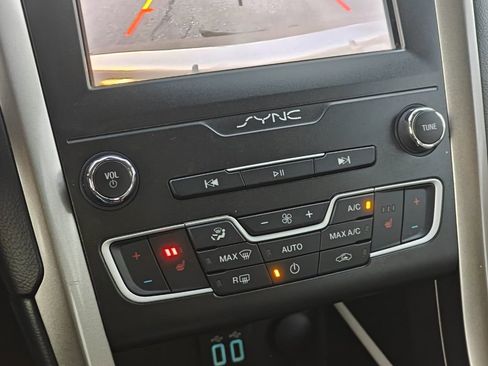 Used 2019 Ford Fusion SEL image 23