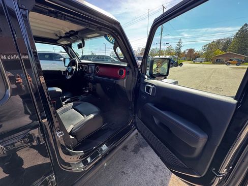 Used 2020 Jeep Gladiator Rubicon w/ Uconnect 4C Nav & Sound Group AWD/4WD image 24