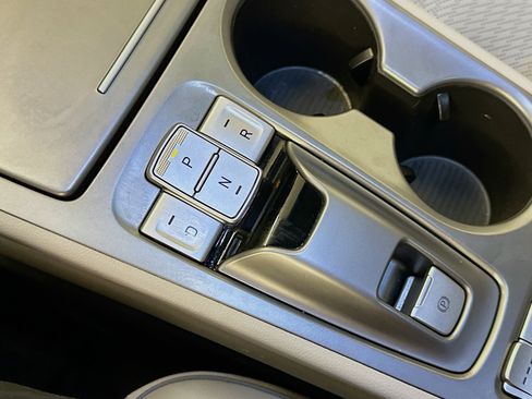 Used 2021 Hyundai Kona Limited FWD image 25