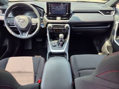 Used 2021 Toyota RAV4 SE w/ Weather & Moonroof Package AWD/4WD image 15