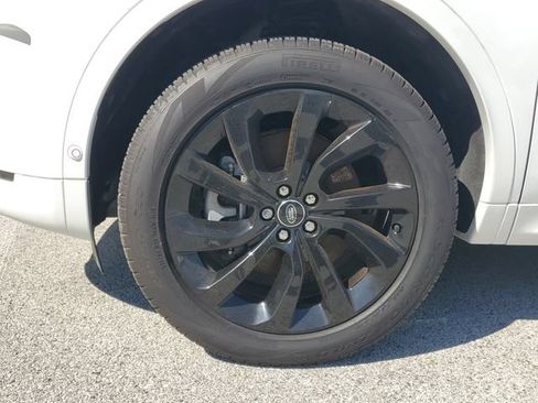Certified 2025 Land Rover Discovery Sport S AWD/4WD image 8