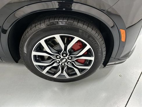 Certified 2025 Cadillac XT6 Sport w/ Platinum Package AWD/4WD image 20