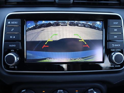 Used 2025 Nissan Versa S w/ Trunk Package image 28