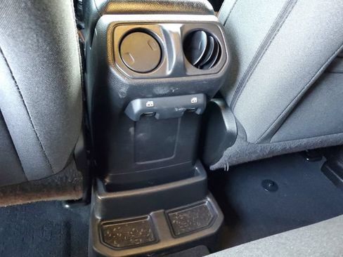 Used 2024 Jeep Wrangler Unlimited AWD/4WD image 17