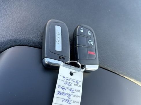 Used 2019 Jeep Renegade Trailhawk image 40