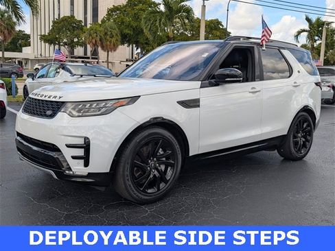 Used 2020 Land Rover Discovery Landmark image 3