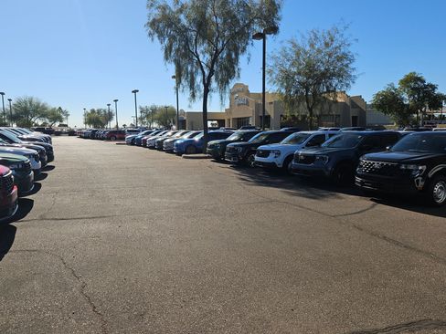 Used 2023 Ford Bronco Wildtrak image 25