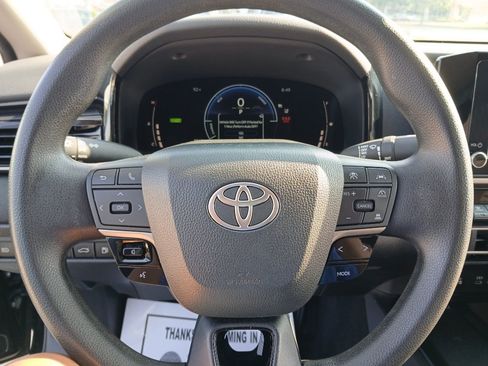 Used 2025 Toyota Camry LE FWD image 14