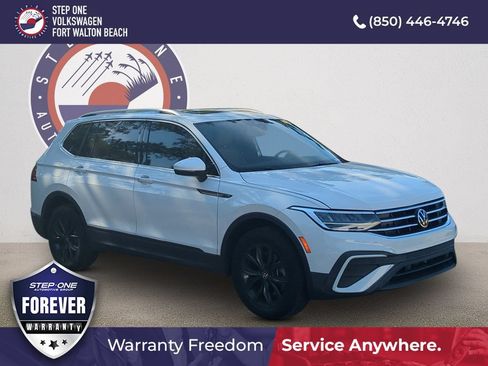 Certified 2024 Volkswagen Tiguan SE w/ Panoramic Sunroof Package FWD image 1