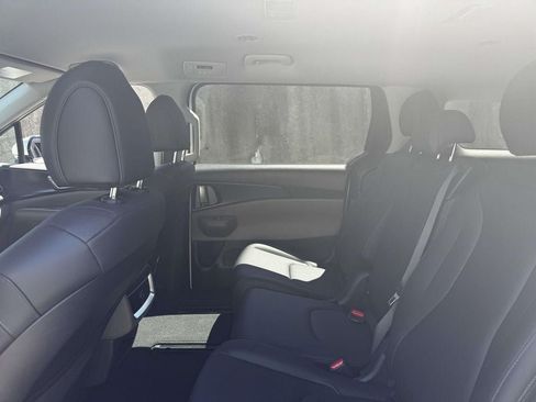 Used 2026 Kia Carnival FWD image 12